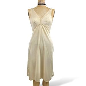 Vintage ILGWU Womens 34 Lace Trim Slip Dress Lord & Taylor Cream Nightgown